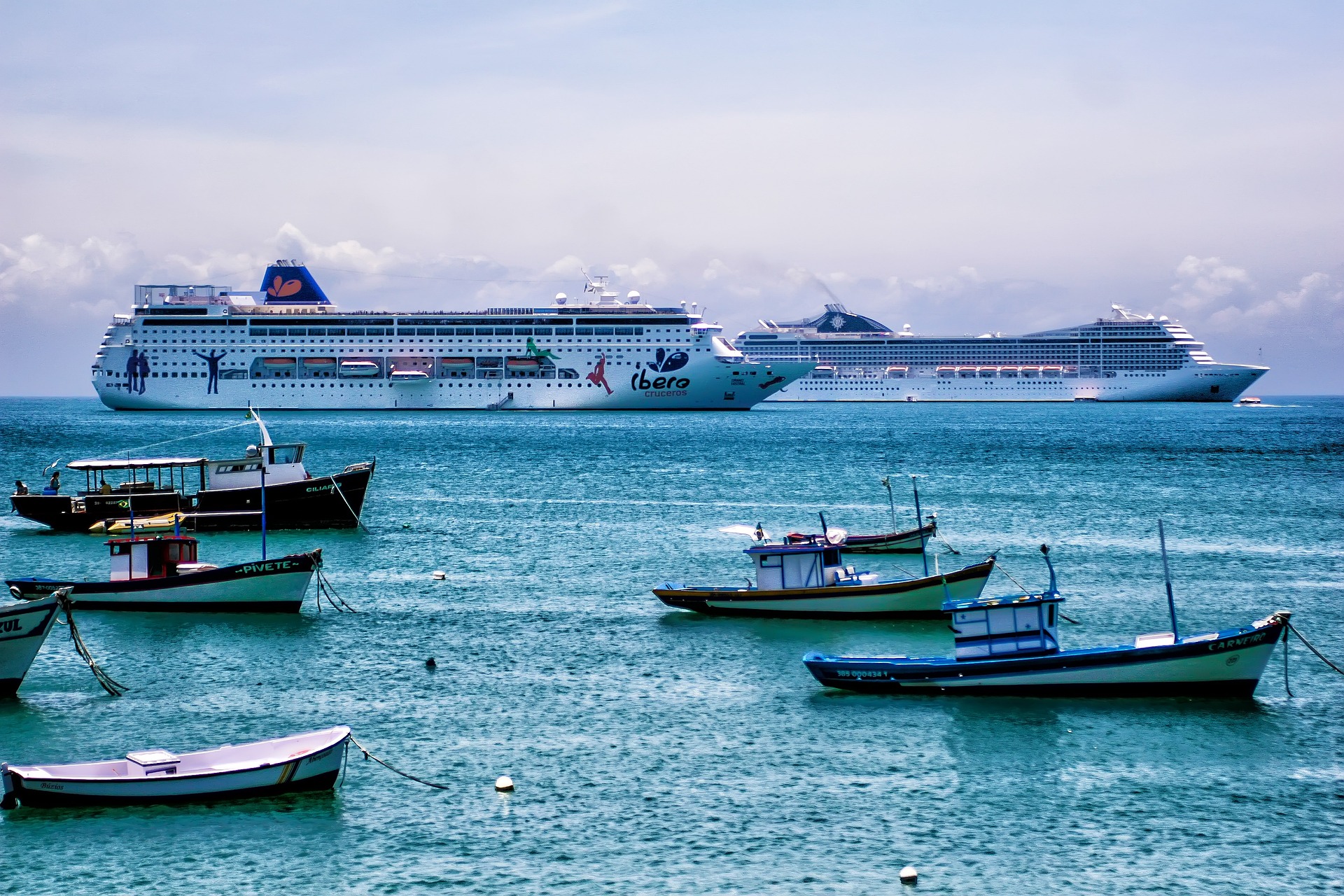 Barcos no litoral de Búzios