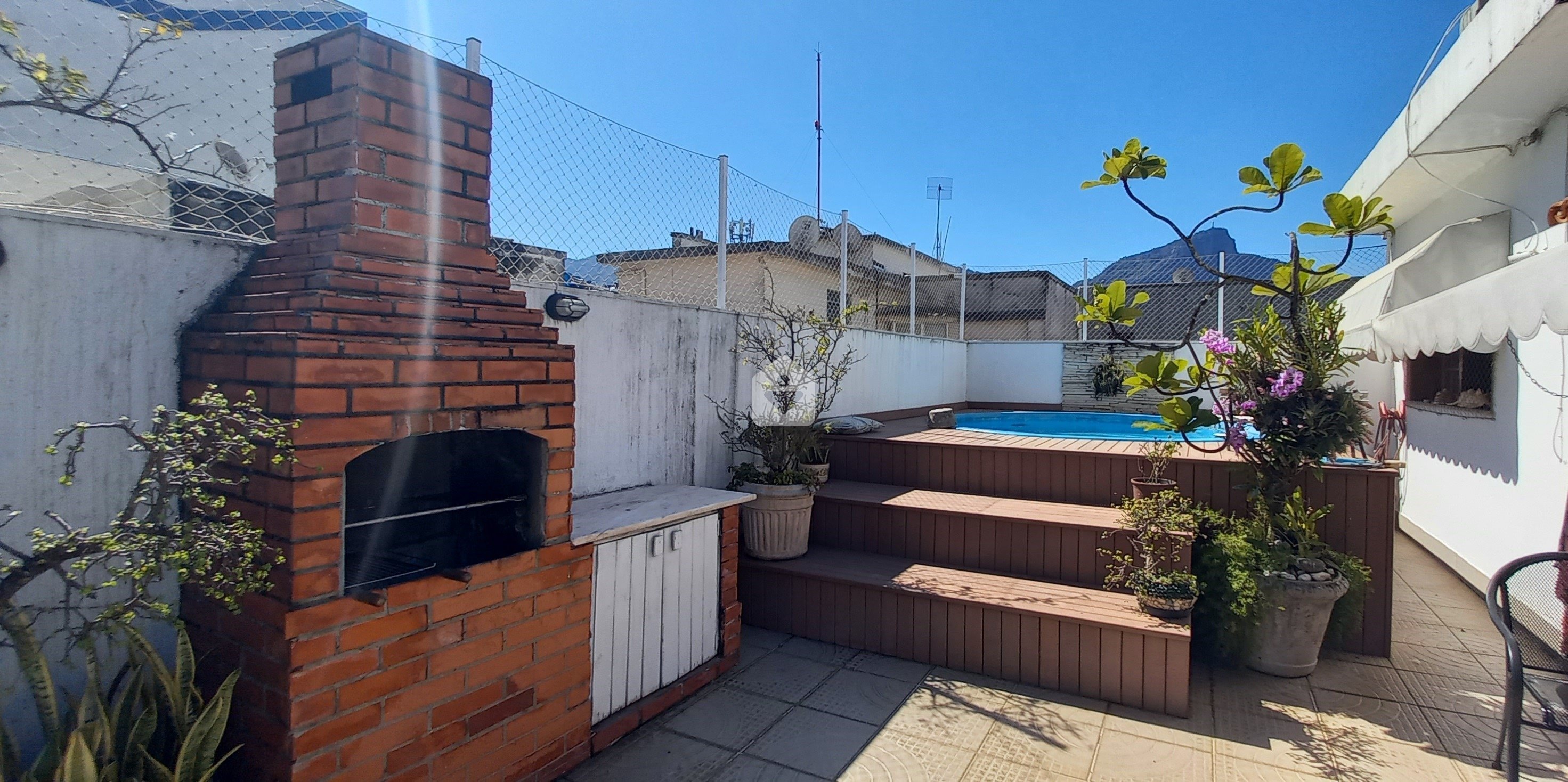 cobertura linear com piscina em ipanema