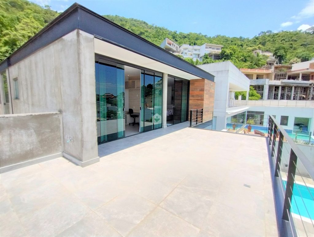 varanda de casa duplex em charitas