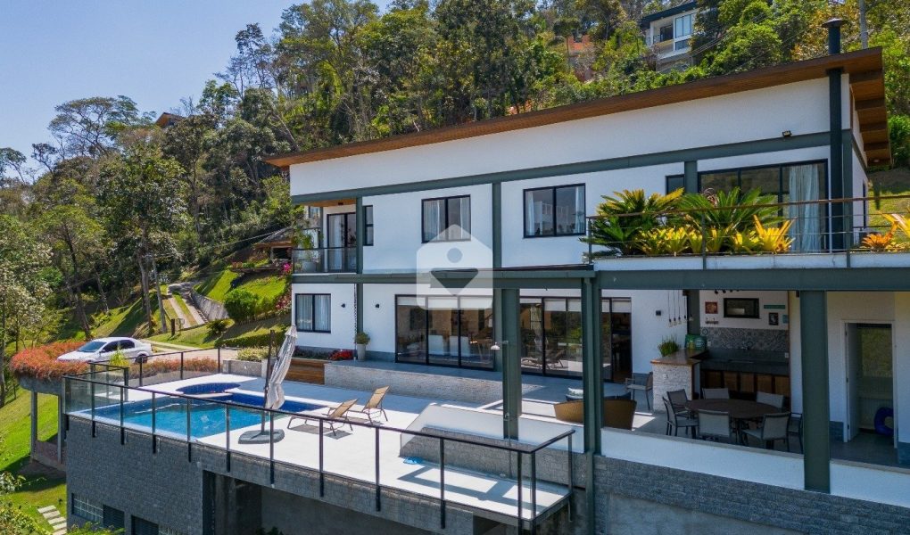 casas de alto padrão em Itaipava